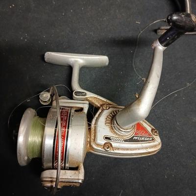 Five Open face fishing reels with fishing string