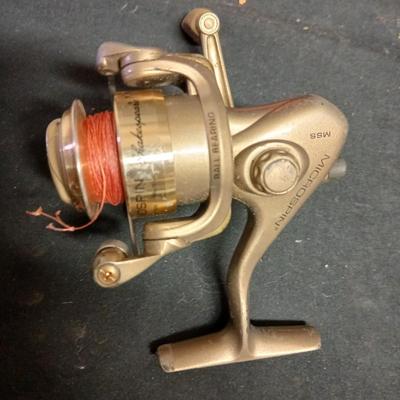 Five Open face fishing reels with fishing string