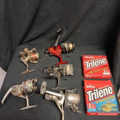 Five Open face fishing reels with fishing string