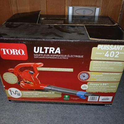Toro Ultra leaf blower Vac with attachments and bag