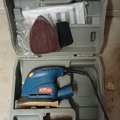 Electric Ryobi Corner cat sander with blow mold case and extra sandpaper