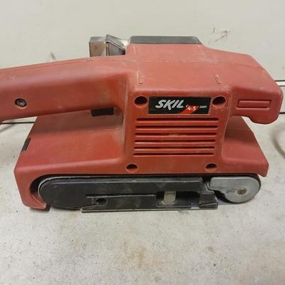 Two Electric Skill sanders - Belt sander and palm sander
