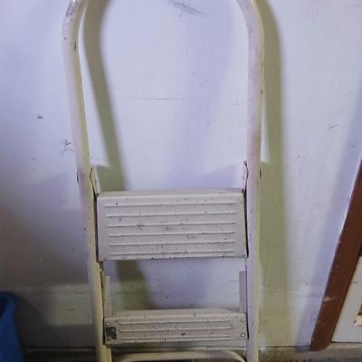 Folding footstool, and folding step ladder