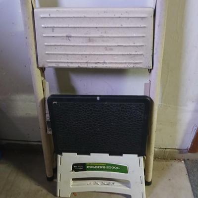 Folding footstool, and folding step ladder