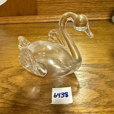 Clear glass swan paperweight