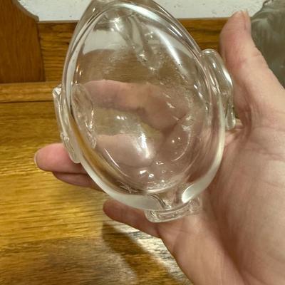 Clear glass swan paperweight