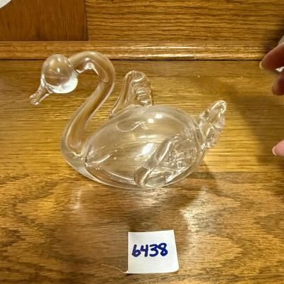 Clear glass swan paperweight