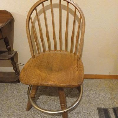 Adorable, nice vintage wooden corner desk with chair and touch lamp