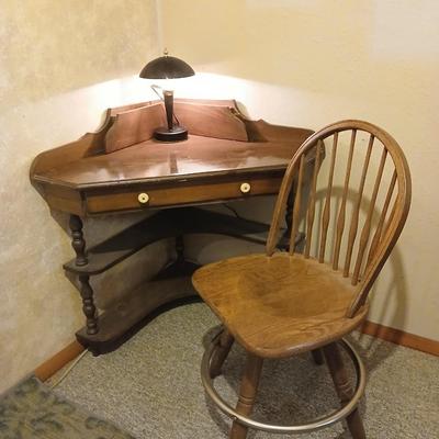 Adorable, nice vintage wooden corner desk with chair and touch lamp