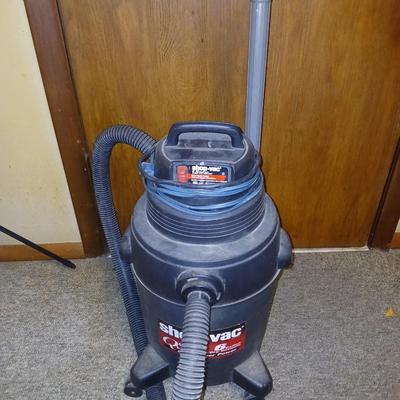 6 Gallon QSP Shop vac with attachments
