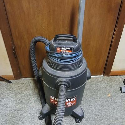 6 Gallon QSP Shop vac with attachments