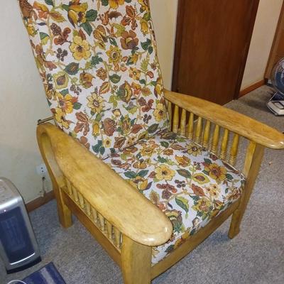 Vintage Mission oak chair reclining lounge chair