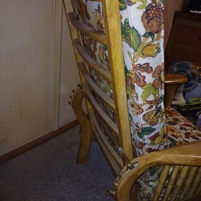 Vintage Mission oak chair reclining lounge chair
