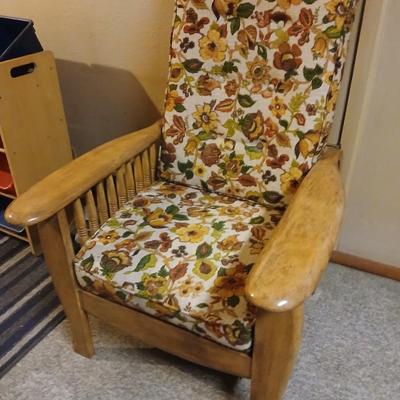 Vintage Mission oak chair reclining lounge chair
