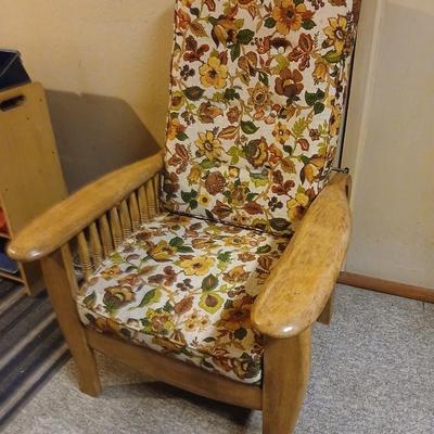 Vintage Mission oak chair reclining lounge chair