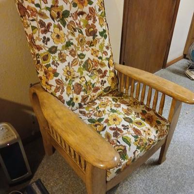 Vintage Mission oak chair reclining lounge chair