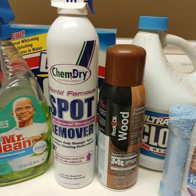 Cleaning supplies - partially full to mostly full cleaners