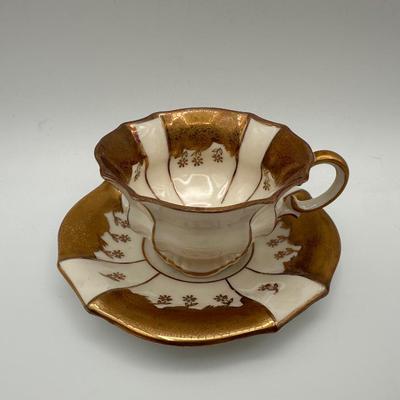 Linder Kueps Bavaria Cups and Saucers