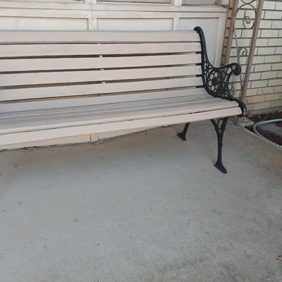 Perfect Patio Bench for the Front yard!