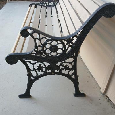 Perfect Patio Bench for the Front yard!