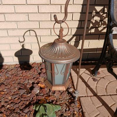 Patio light on stand with Green frog sun dial