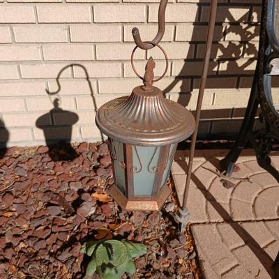 Patio light on stand with Green frog sun dial