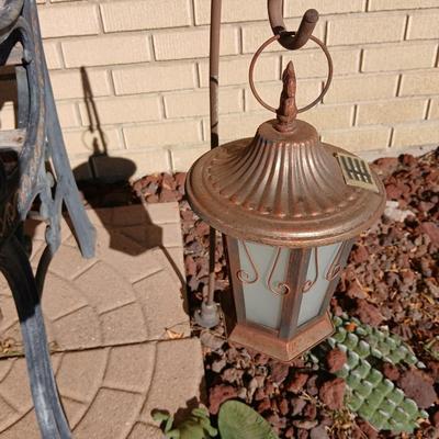 Patio light on stand with green frog sundial (2)