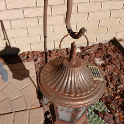 Patio light on stand with green frog sundial (2)