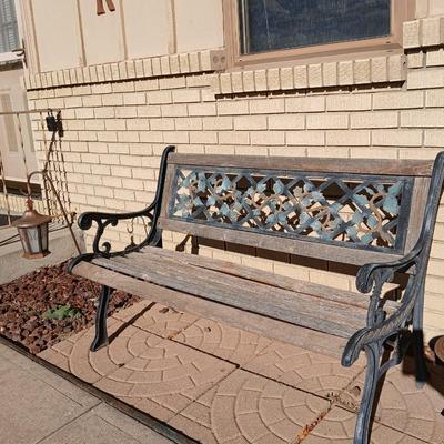 Perfect Patio bench for the side yard!