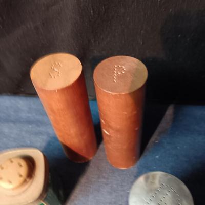 4 SETS OF SALT & PEPPER SHAKERS