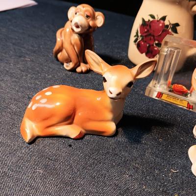 SALT & PEPPER SHAKERS