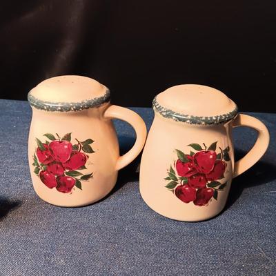 SALT & PEPPER SHAKERS