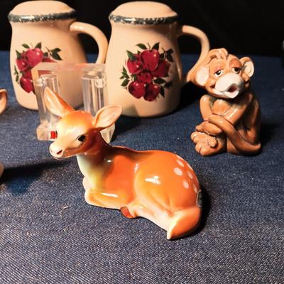 SALT & PEPPER SHAKERS