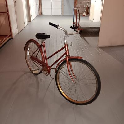 VINTAGE WOMEN'S BIKE