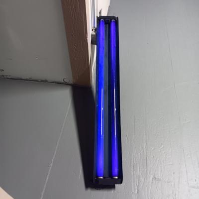 4 FOOT FLUORESCENT BLACK LIGHT
