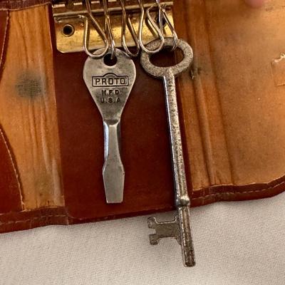 Vintage Butane Lighters and More (ST-DZ)