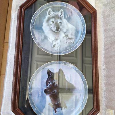 2 Wolf PLates