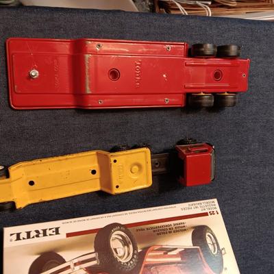 UNASSEMBLED MODEL AND 2 TONKA METAL TRAILERS
