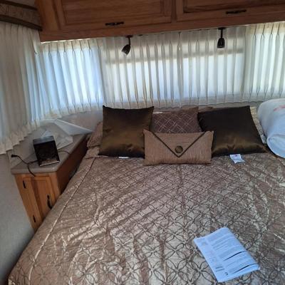 2009 Airstream with Hensley Hitch