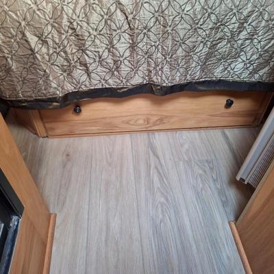 2009 Airstream with Hensley Hitch