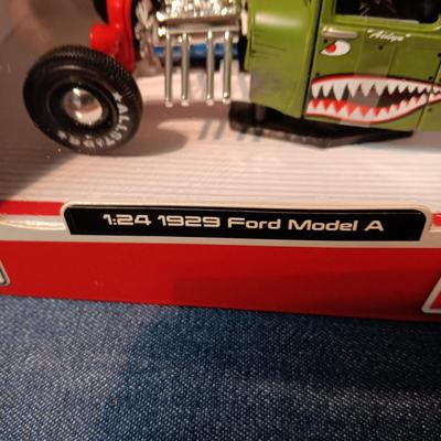 NEW MAISTO 1929 FORD MODEL A DIE-CAST CAR