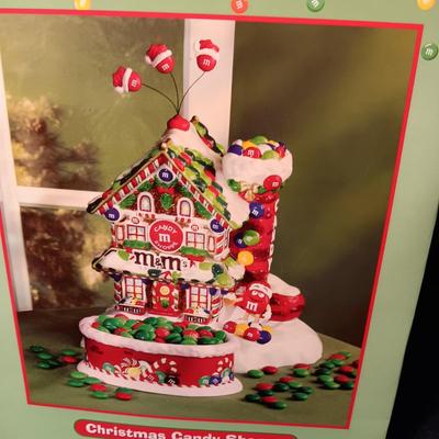 NEW DEPARTMENT 56 M&M CHRISTMAS CANDY SHOPPE