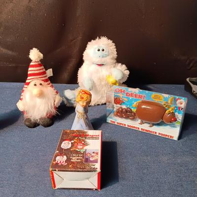 ANIMATED GEMMY BUMBLE AND OTHER HOLIDAY ITEMS