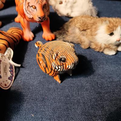 KITTY CATS MADE OF RABBIT FUR PLUS PLUSH AND HARD PLASTIC TIGERS