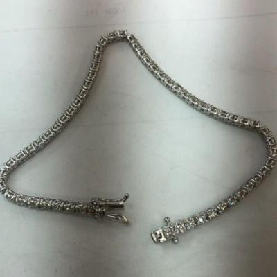 18 k Gold & Diamond tennis bracelet 7.5 in