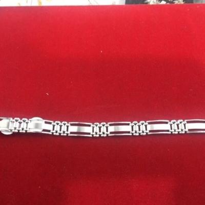 14 k White gold Bracelet 8.5 in 32.7 g