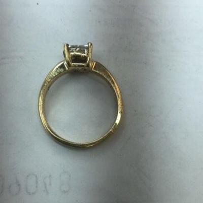 14 k Gold diamond ring size 7 3.9 g
