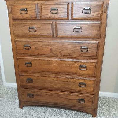 Beautiful Mission Craftsman Oak 6 Drawer Dresser Chest with cedar and felt lined drawers