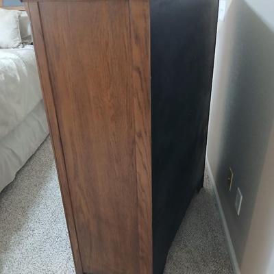 Beautiful Mission Craftsman Oak 6 Drawer Dresser Chest with cedar and felt lined drawers