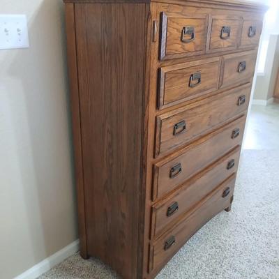 Beautiful Mission Craftsman Oak 6 Drawer Dresser Chest with cedar and felt lined drawers